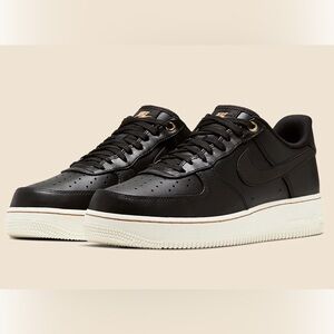 Nike Air Force 1 Premium (Men’s 6/ Women’s 7.5)